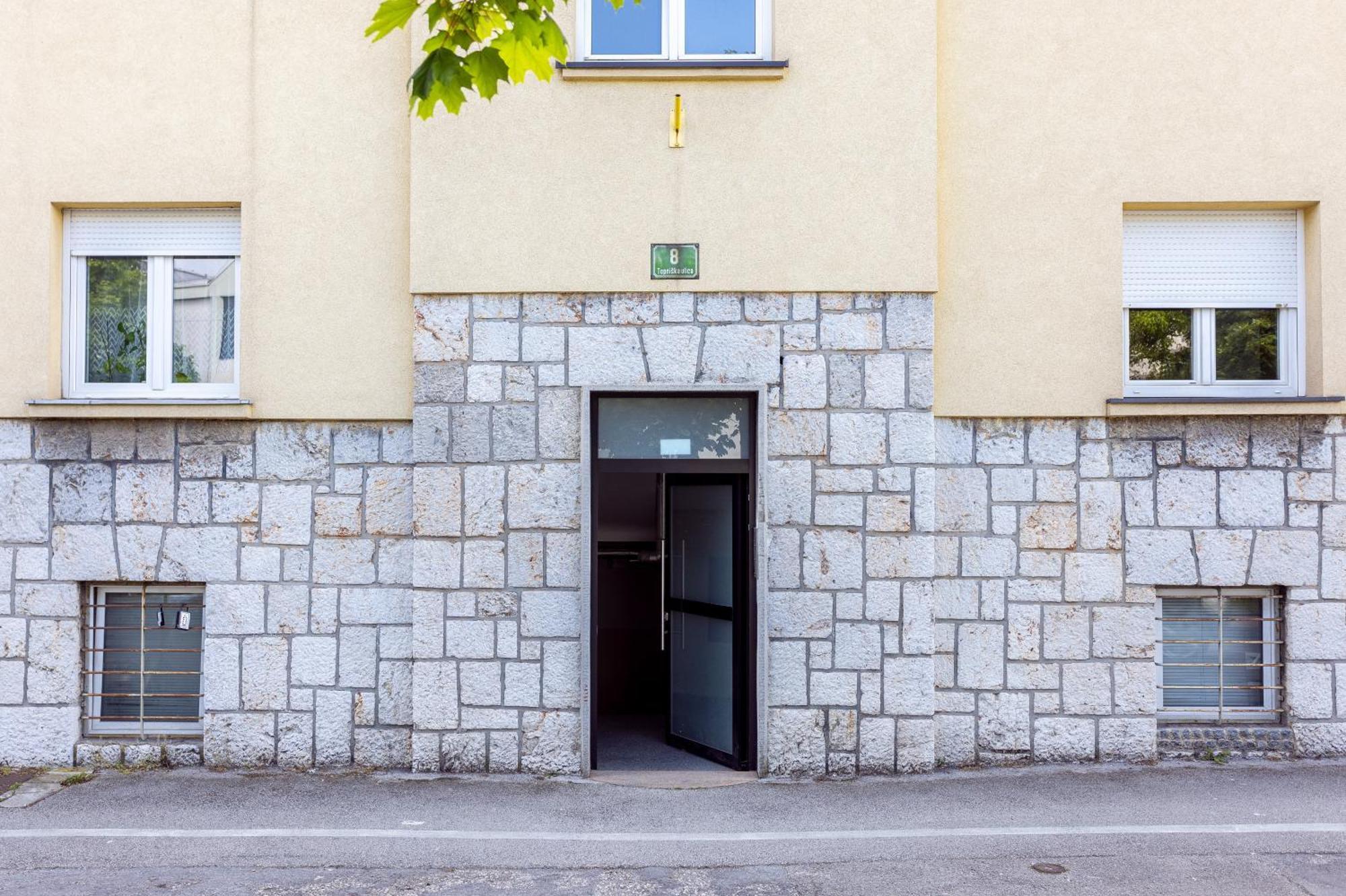 Large Two Bedroom Family App - Free Parking Ljubljana Dış mekan fotoğraf